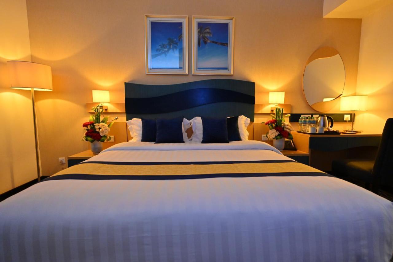 Отель Harbour 4*
