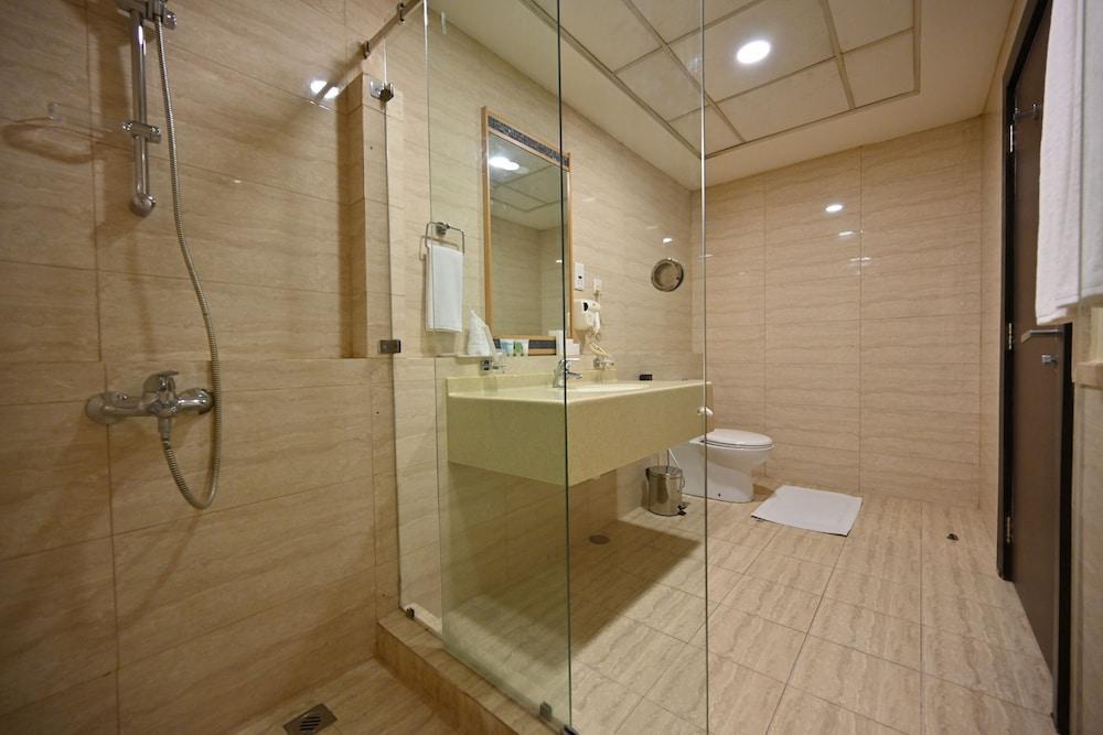 Harbour 4* Манама