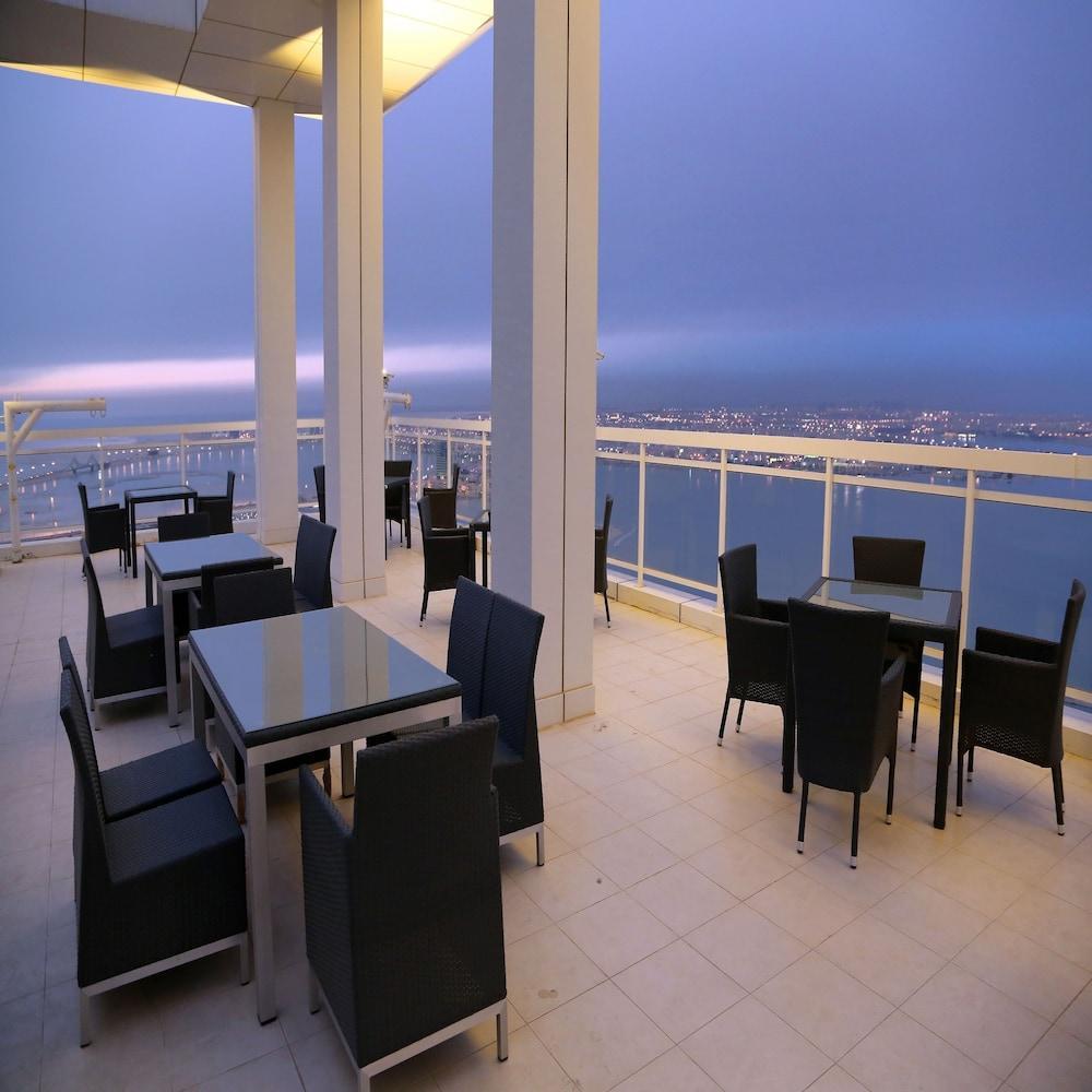 Harbour 4* Манама
